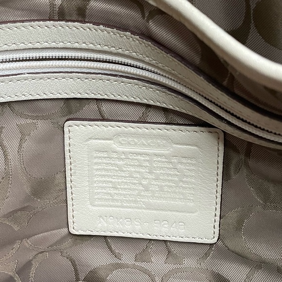 COACH 9248 Soho Buckle Bag Bone Ivory Leather beige color medium size y2k - Picture 8 of 14